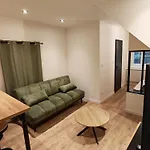 Neufs Classes 3 Etoiles - Vic Le Comte - Auvergne *