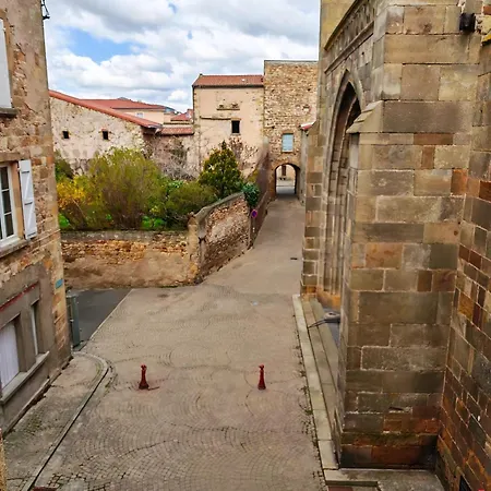 Апартаменты Neufs Classes 3 Etoiles - Vic Le Comte - Auvergne *