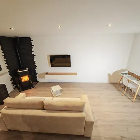 Neufs Classes 3 Etoiles - Vic Le Comte - Auvergne * Vic-le-Comte