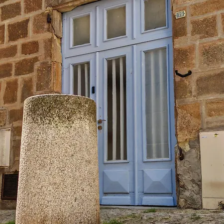 L'immeuble Du Monde Rose - Neufs Climatises - Classes 3 Etoiles - Vic Le Comte - Auvergne *