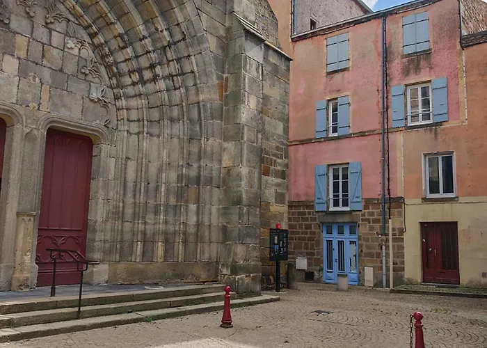 Neufs Classes 3 Etoiles - Vic Le Comte - Auvergne * Vic-le-Comte