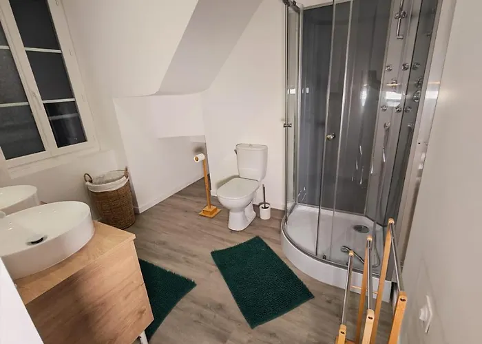 Neufs Classes 3 Etoiles - Vic Le Comte - Auvergne Апартаменты