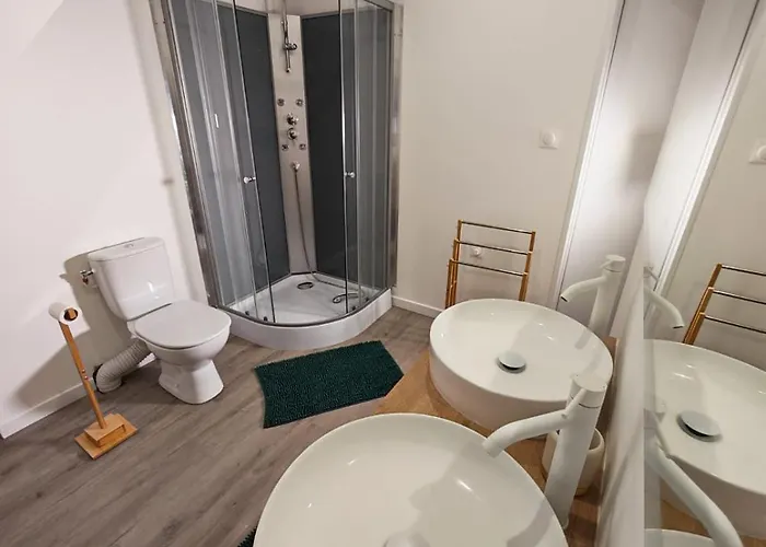 Neufs Classes 3 Etoiles - Vic Le Comte - Auvergne Vic-le-Comte