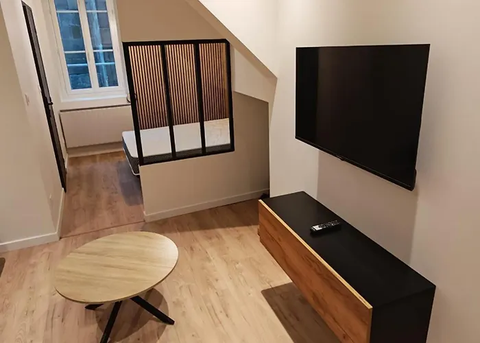 Апартаменты Neufs Classes 3 Etoiles - Vic Le Comte - Auvergne